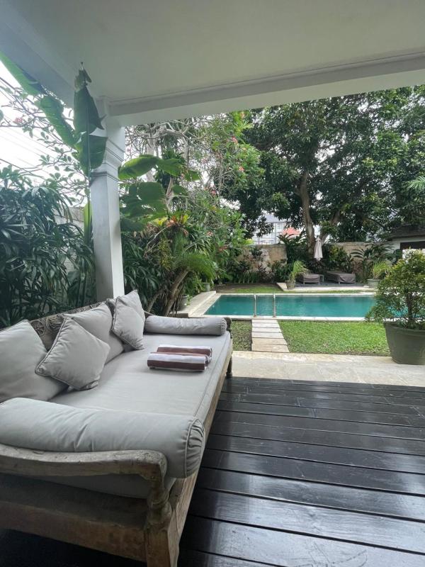 Luxury Freehold Villa with Tropical Garden in Seminyak Bali Close to Beach - [2]