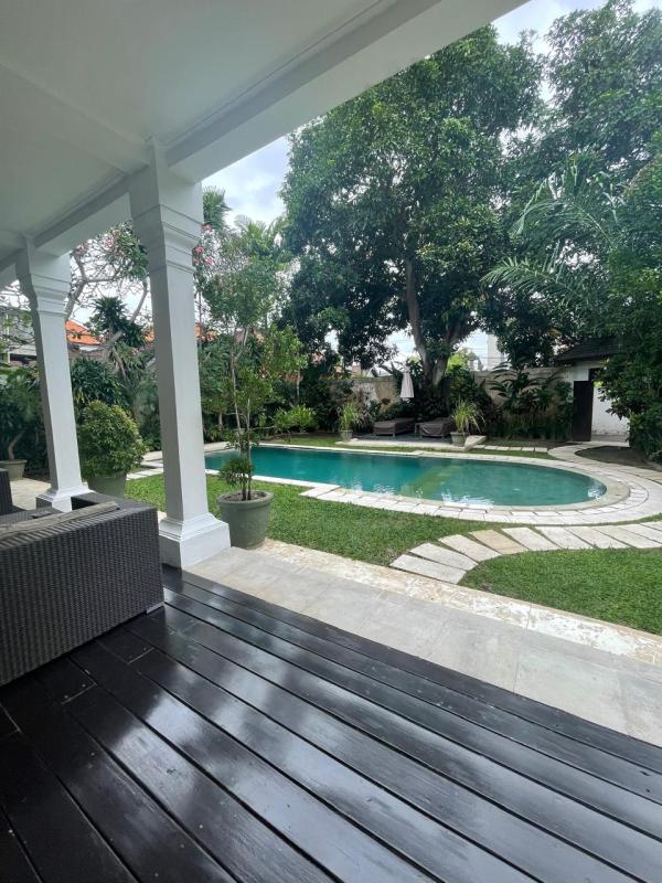 Luxury Freehold Villa with Tropical Garden in Seminyak Bali Close to Beach - [6]