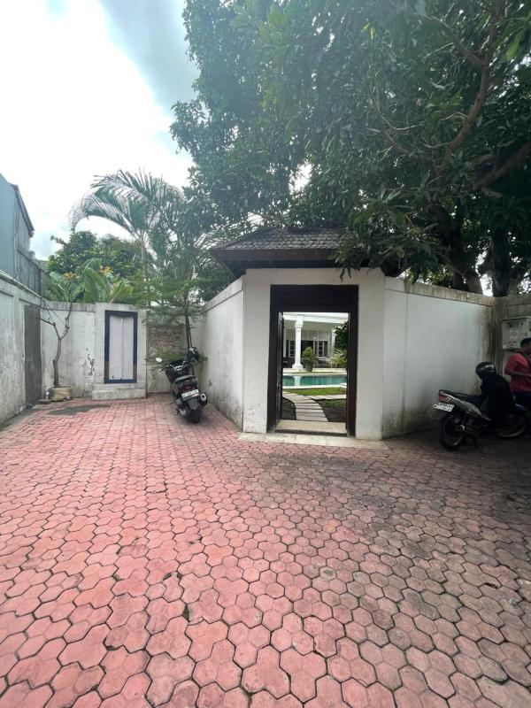 Luxury Freehold Villa with Tropical Garden in Seminyak Bali Close to Beach - [7]