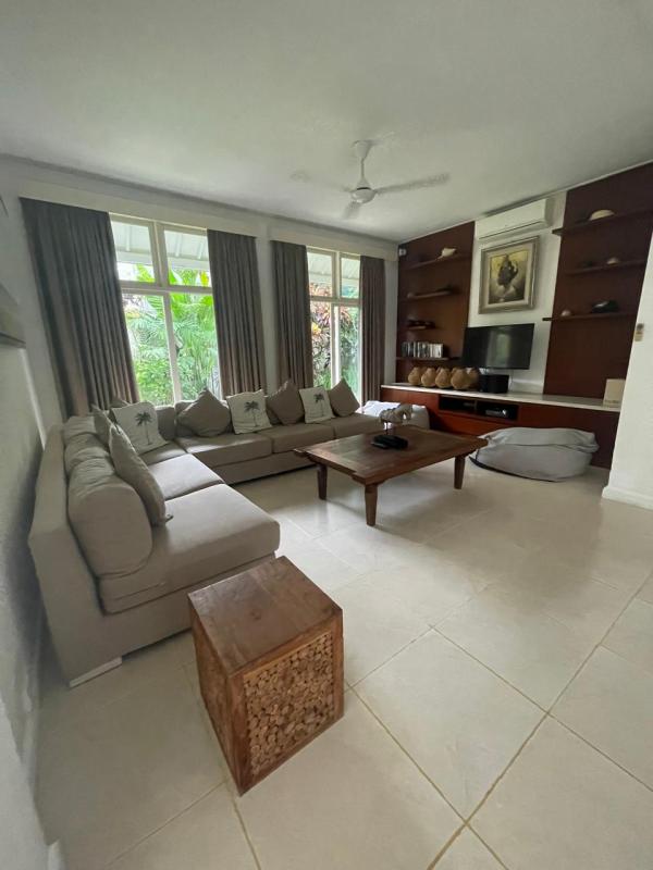 Luxury Freehold Villa with Tropical Garden in Seminyak Bali Close to Beach - [10]