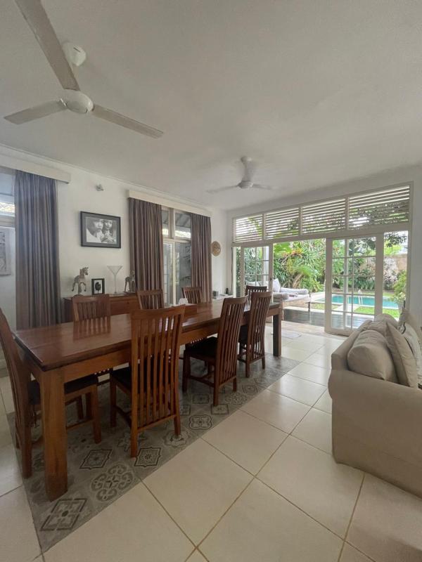Luxury Freehold Villa with Tropical Garden in Seminyak Bali Close to Beach - [11]