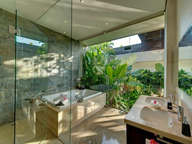 Luxury Ocean View Freehold Villa for Sale in Jimbaran Bali - [20]