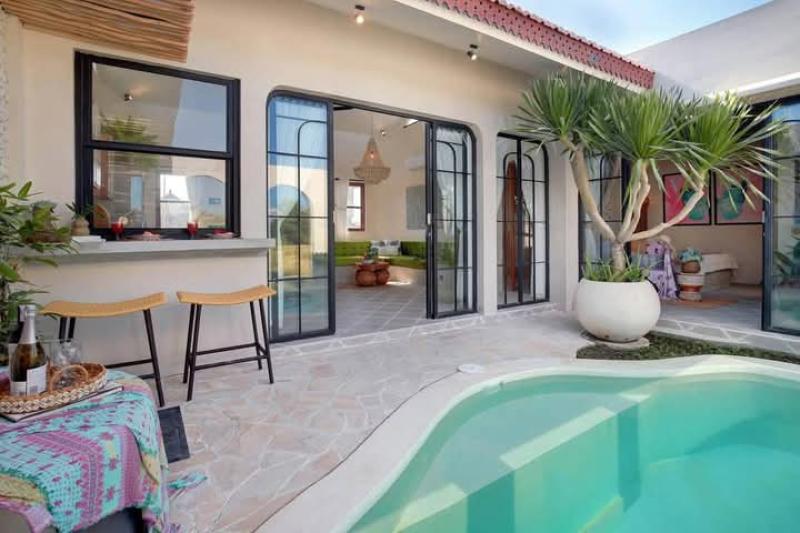 Spacious Two Bedroom Villa for Rent in Buduk Ten Minutes from Canggu - [6]