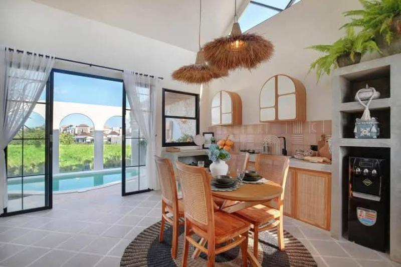 Spacious Two Bedroom Villa for Rent in Buduk Ten Minutes from Canggu - [12]