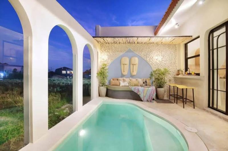Spacious Two Bedroom Villa for Rent in Buduk Ten Minutes from Canggu - [18]