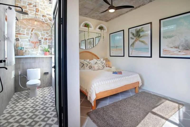 Spacious Two Bedroom Villa for Rent in Buduk Ten Minutes from Canggu - [20]