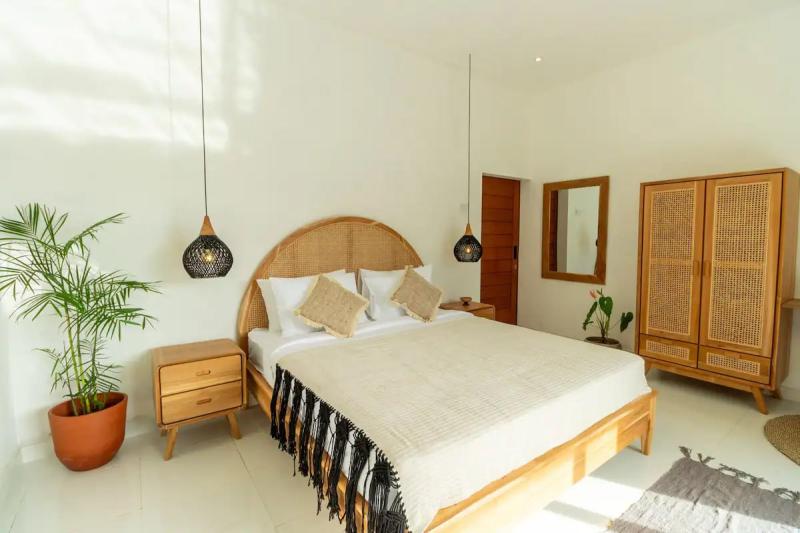 Bohemian Modern 2 Bedroom Villa for Rent in Padonan Canggu with Private Pool - [13]