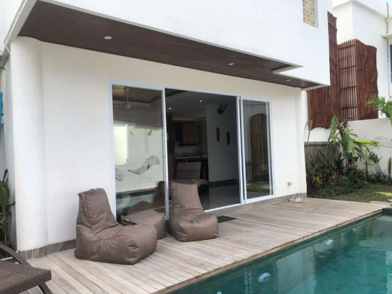 Fully Furnished 3 Bedroom Villa for Rent in Canggu Padonan with Rice Field View - [11]