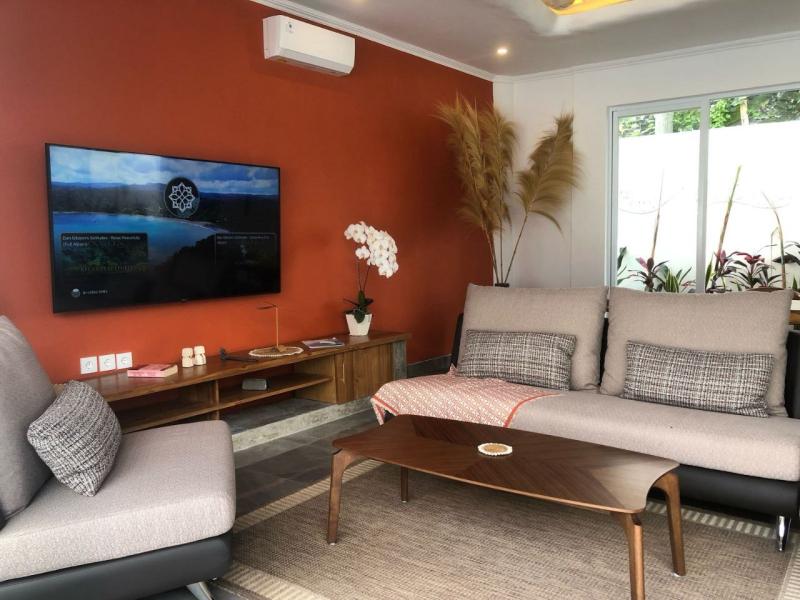 Fully Furnished 3 Bedroom Villa for Rent in Canggu Padonan with Rice Field View - [24]