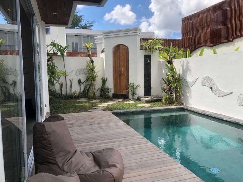 Fully Furnished 3 Bedroom Villa for Rent in Canggu Padonan with Rice Field View - [25]