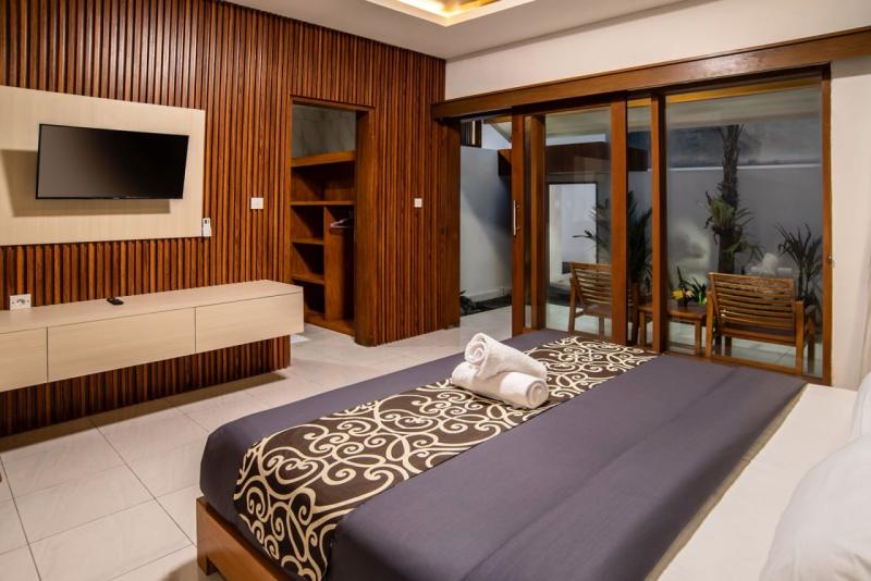 Villa for Rent Yearly with 3 Bedrooms Near Berawa Beach  - [12]