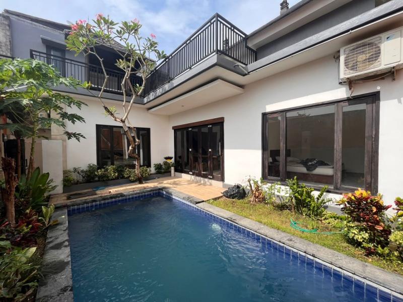 Villa for Sale in Babakan Canggu with Private Pool and Spacious Land - [3]